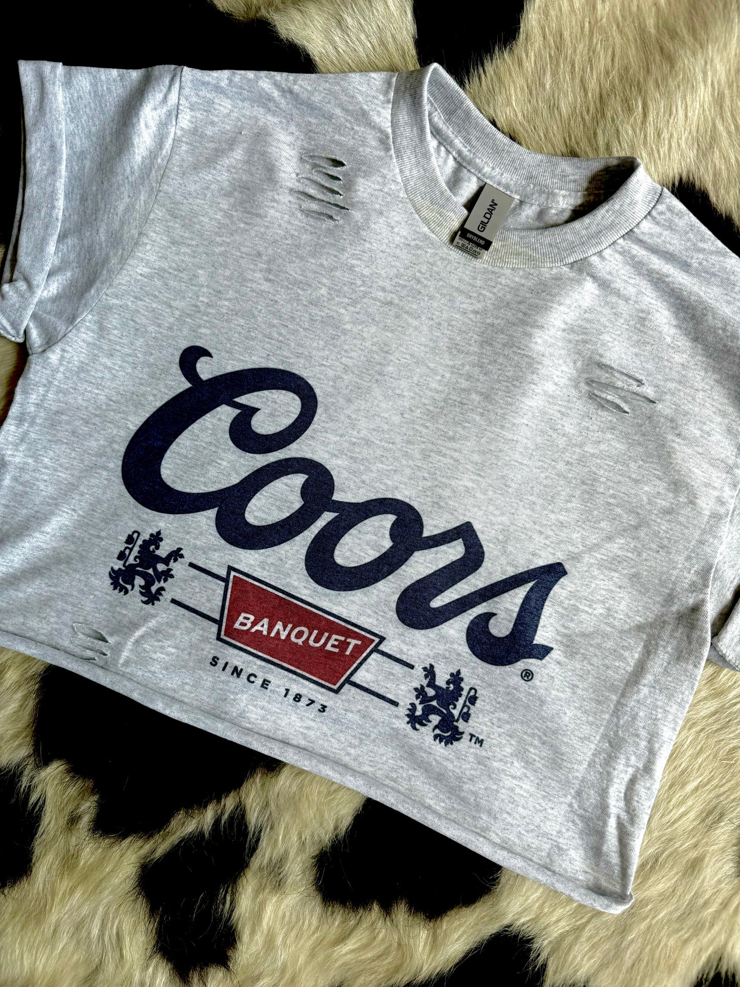 The Branded Roan - Coors Banquet Distressed Cropped Tee
