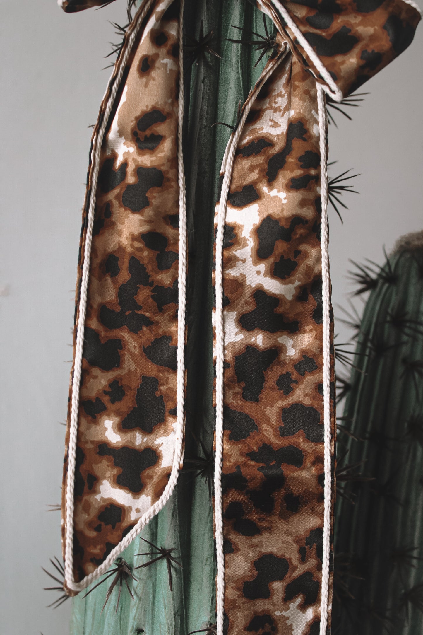 Trail Knot Twilly Meowdy