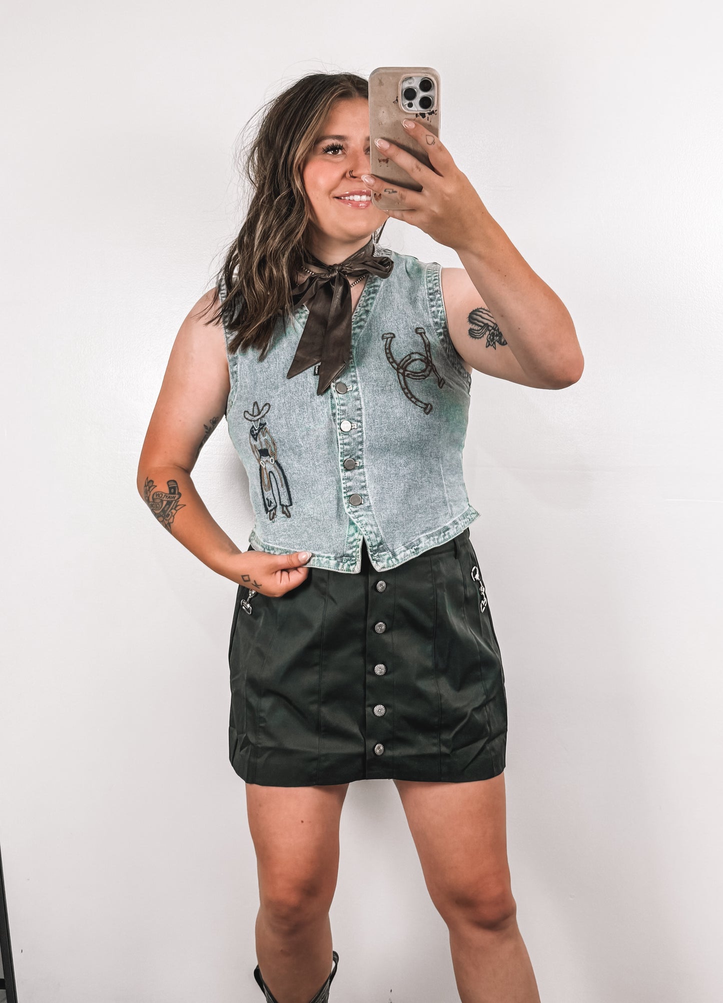 Roping Cowboy Embroidery Vest