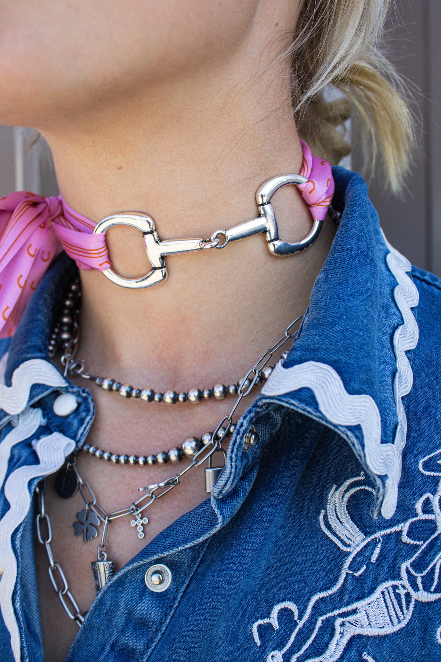Snaffle Bit Twilly Tie