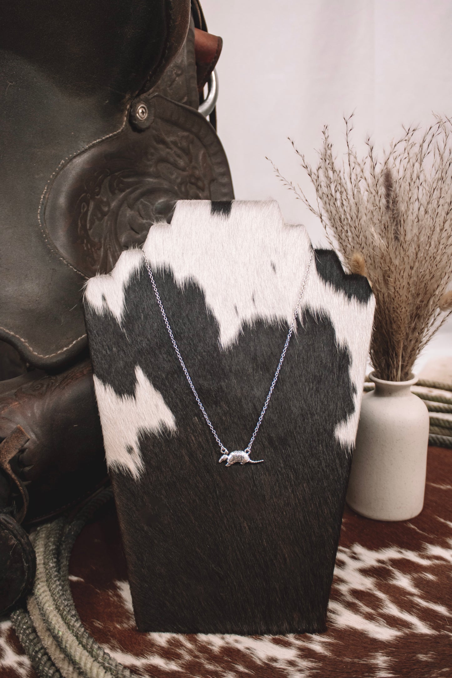 The Dillo Necklace